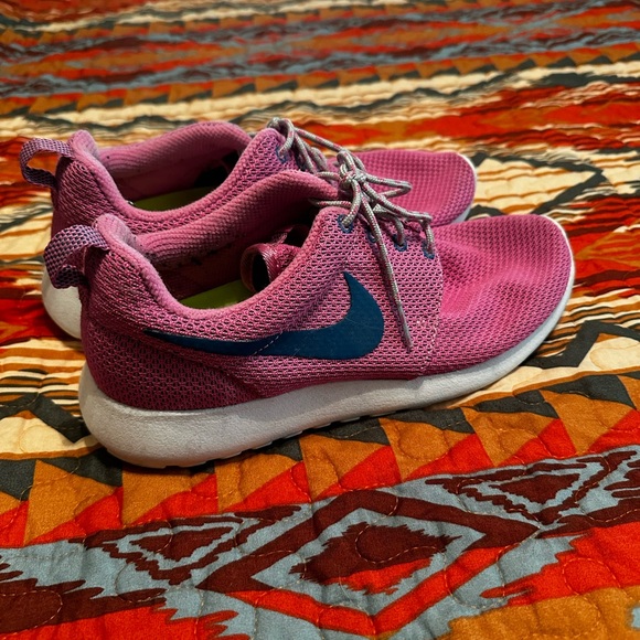 Women’s Nike roshe run - Picture 4 of 4